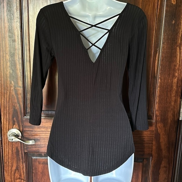 Ribbed criss cross shirt - Picture 3 of 7